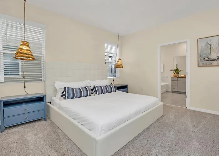 Pool-Jacuzzi Villa 6B Near Disney Davenport!