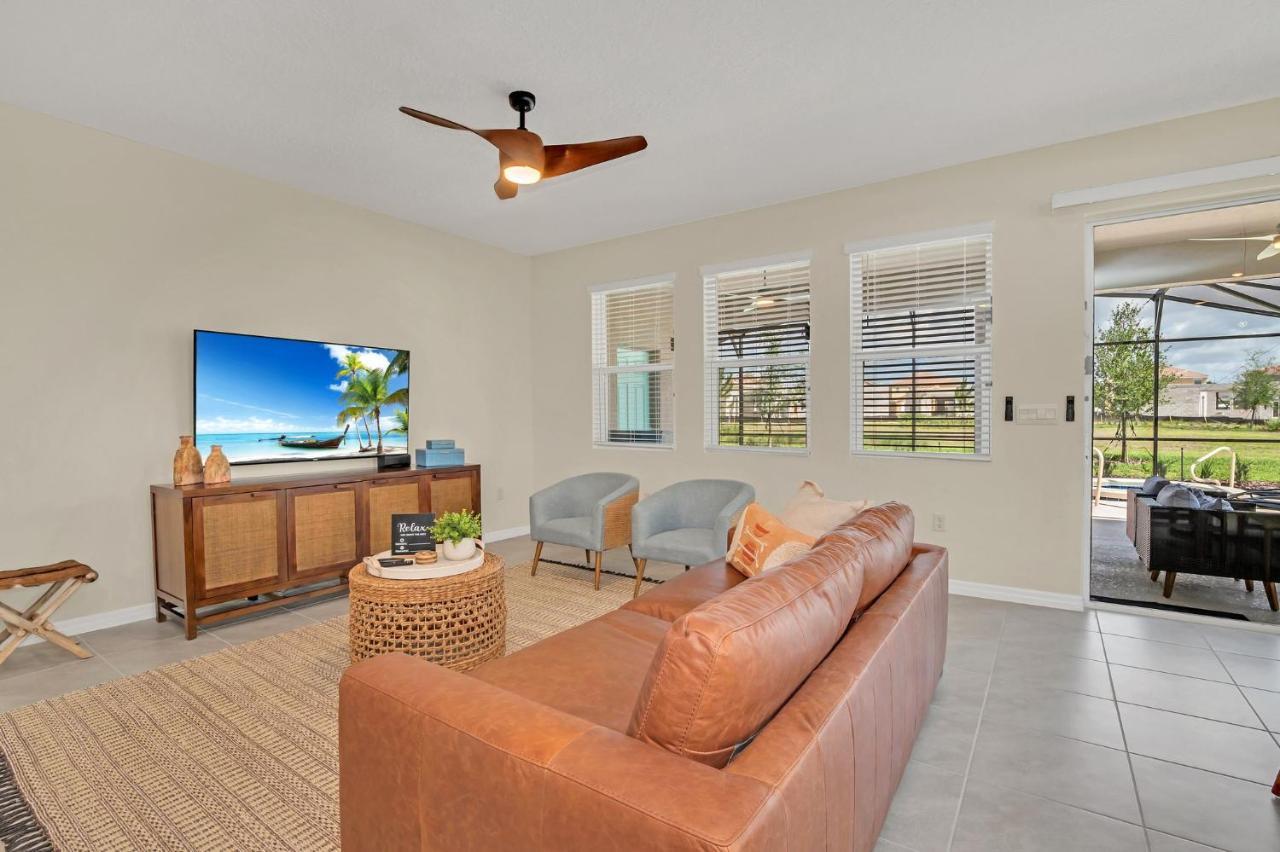 Villa Pool-Jacuzzi Villa 6B Near Disney Davenport! *