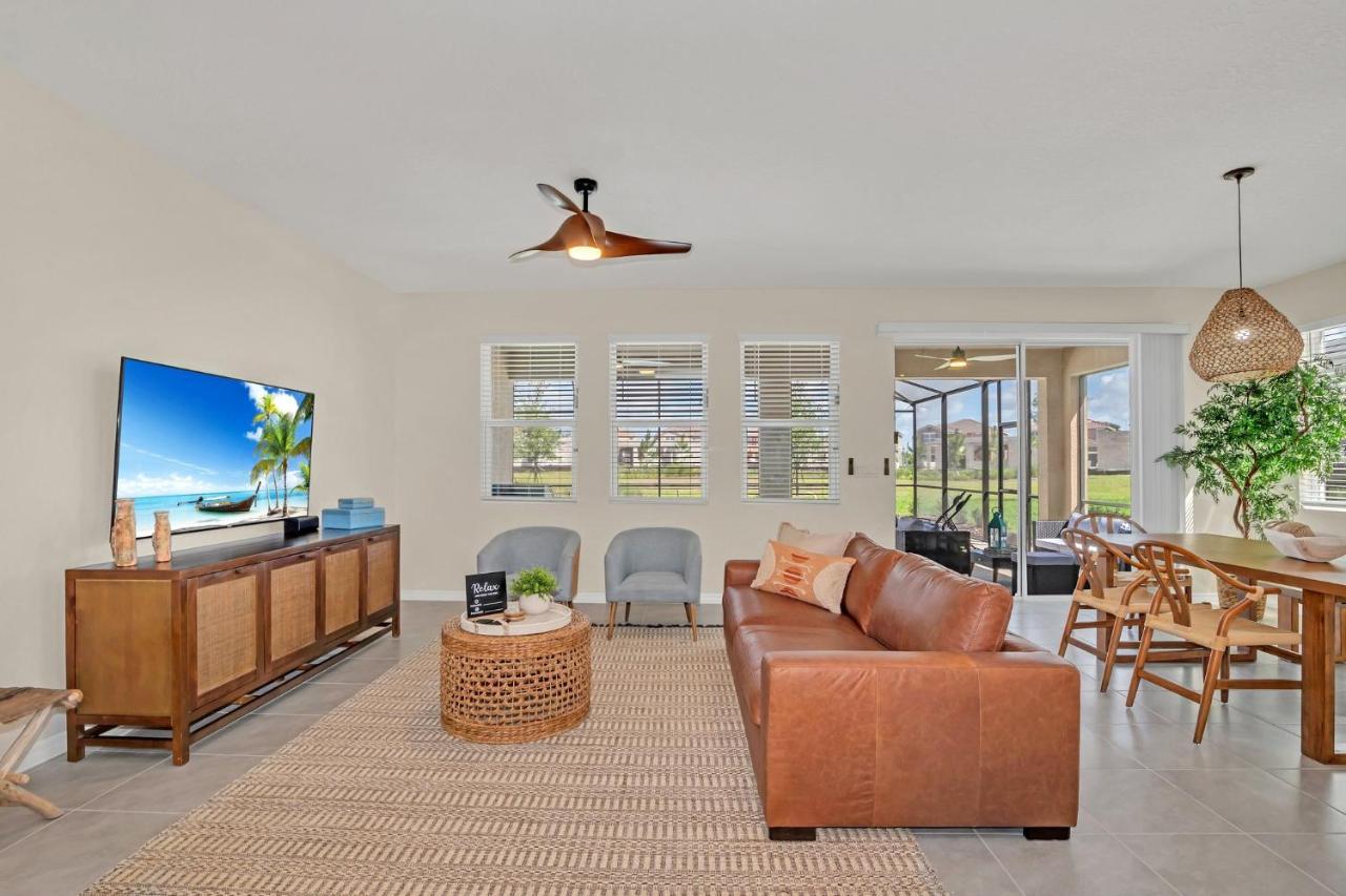 Villa Pool-Jacuzzi Villa 6B Near Disney Davenport! *