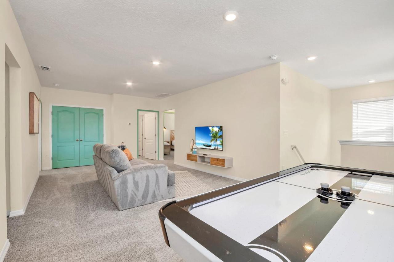 Villa Pool-Jacuzzi Villa 6B Near Disney Davenport!