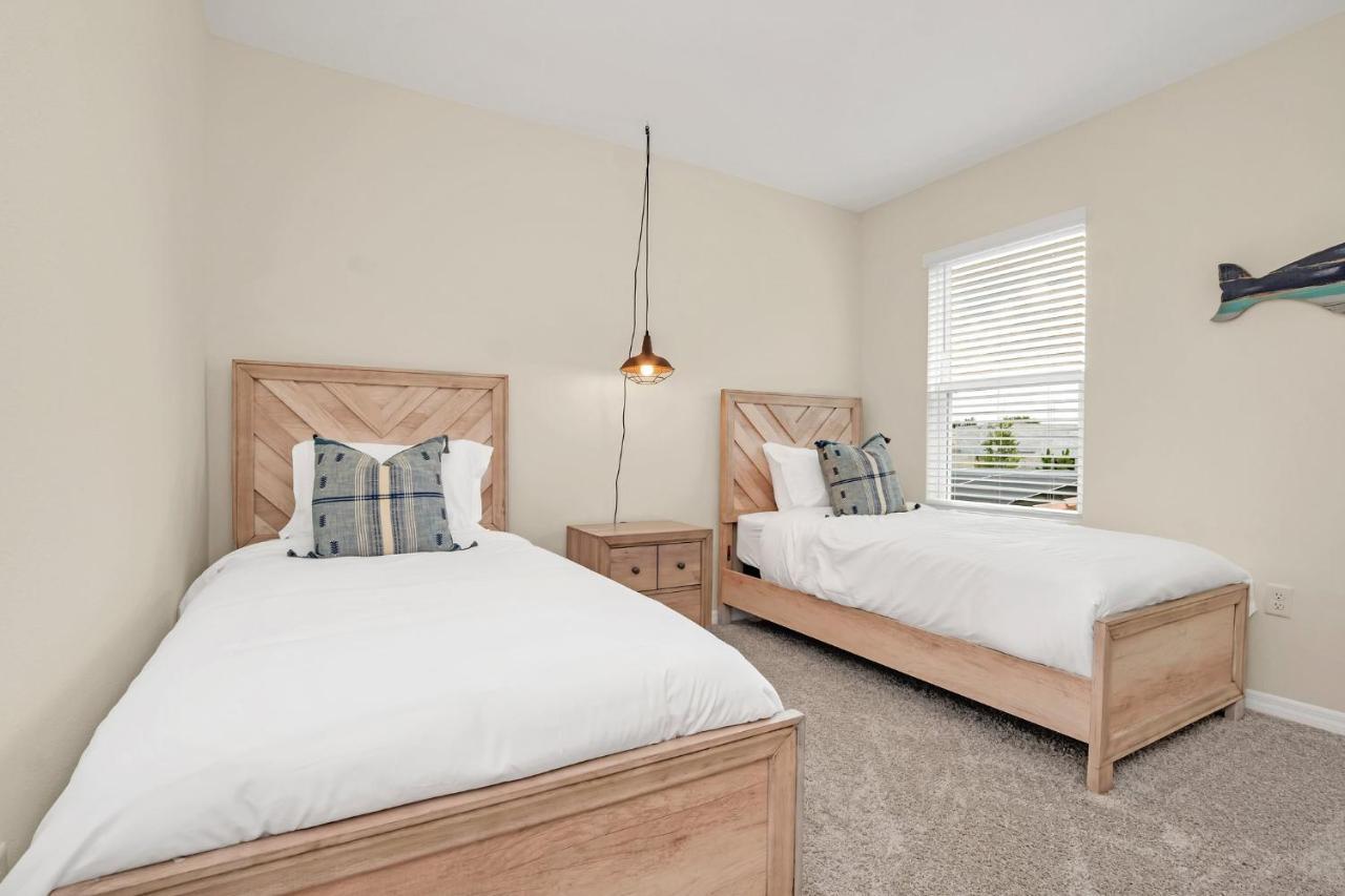 Pool-Jacuzzi Villa 6B Near Disney Davenport!