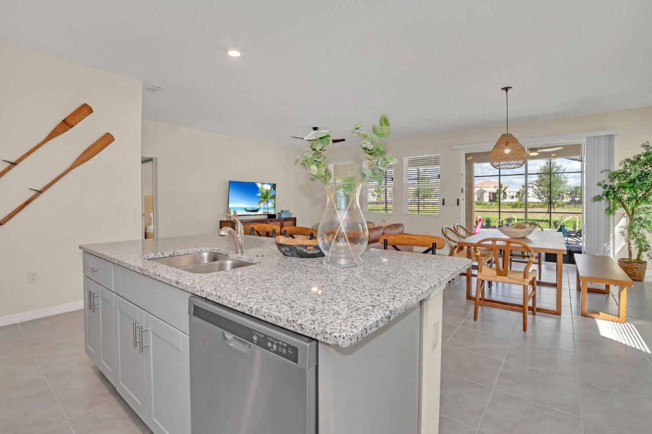 Pool-Jacuzzi Villa 6B Near Disney Davenport! *
