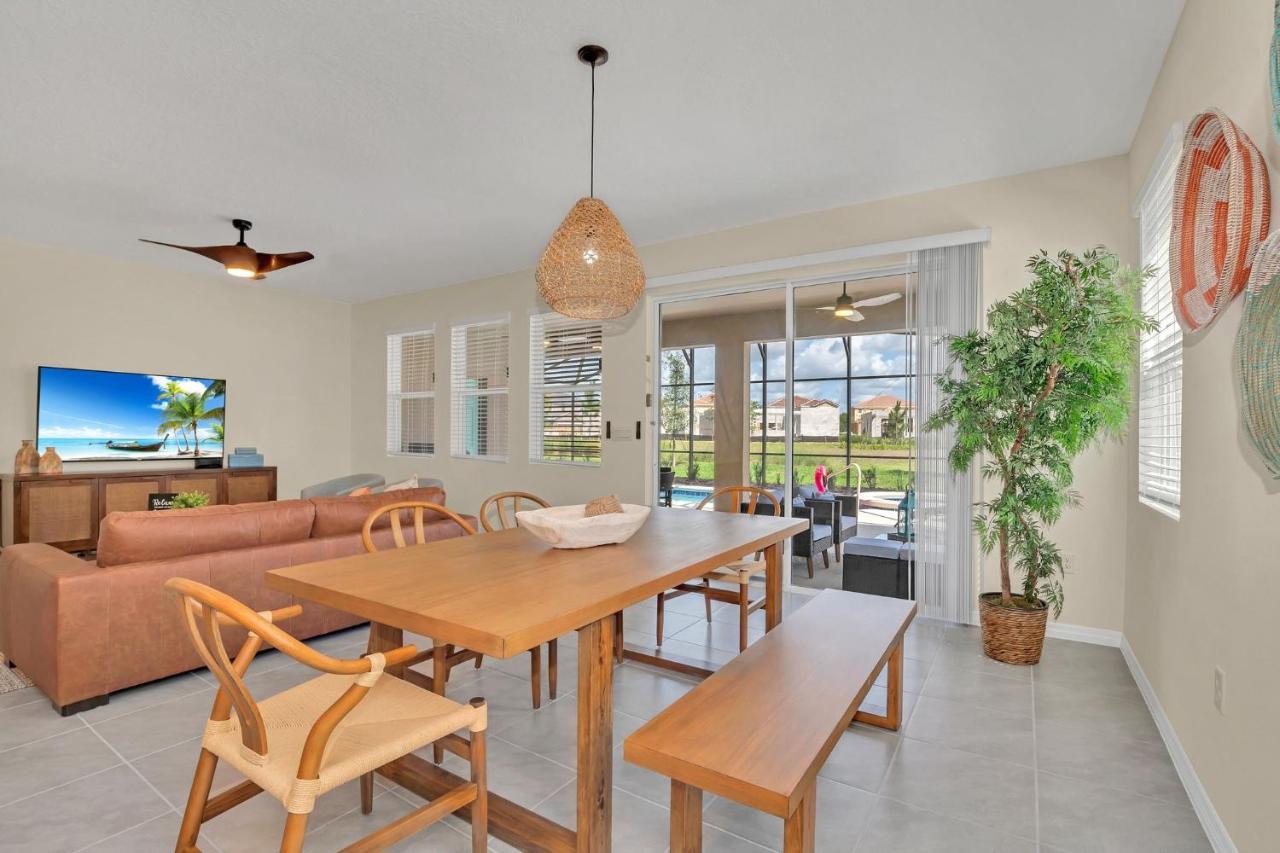 Pool-Jacuzzi Villa 6B Near Disney Davenport!